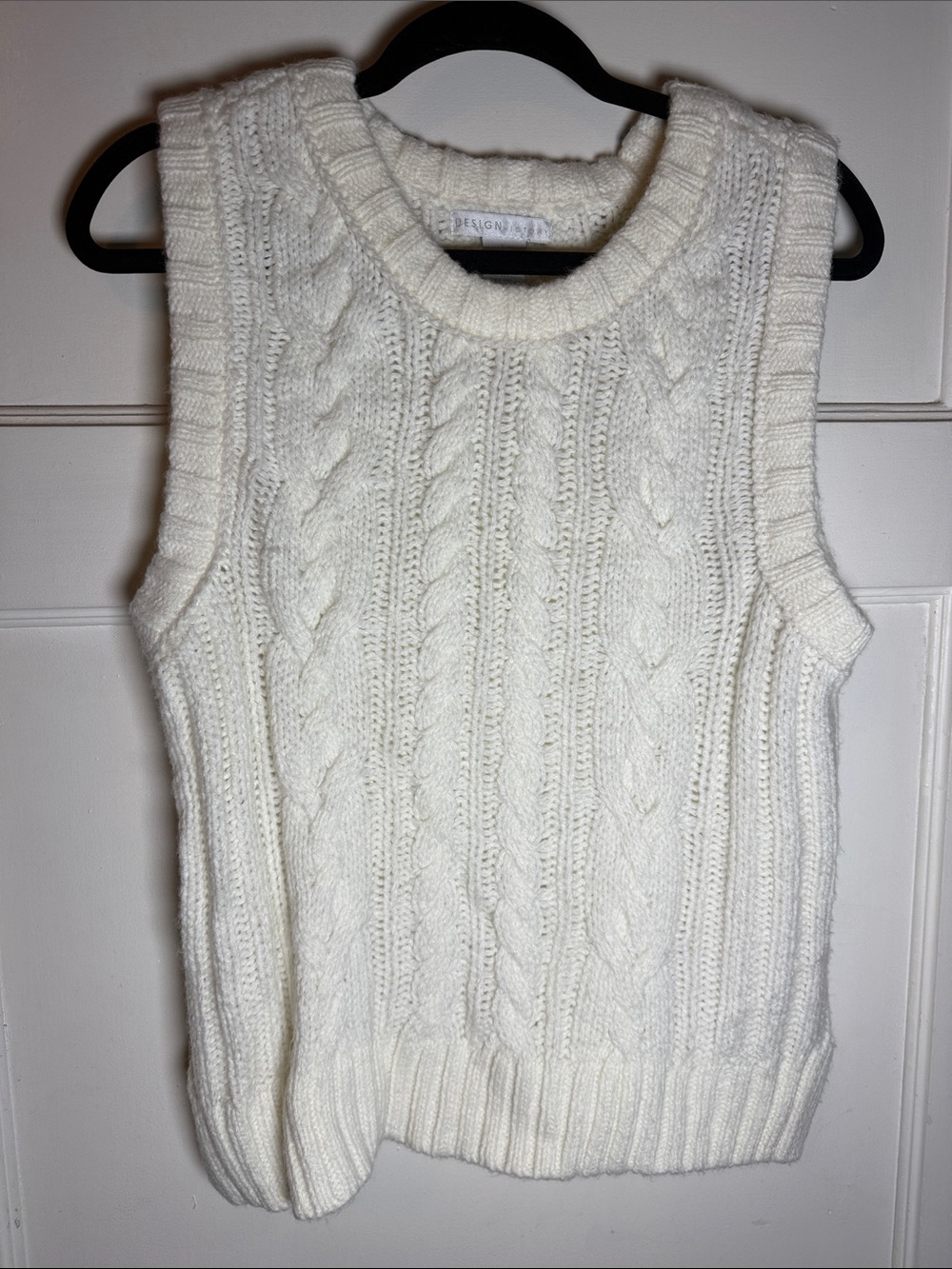 Design History Cable Knit Sleeveless Sweater - Cream